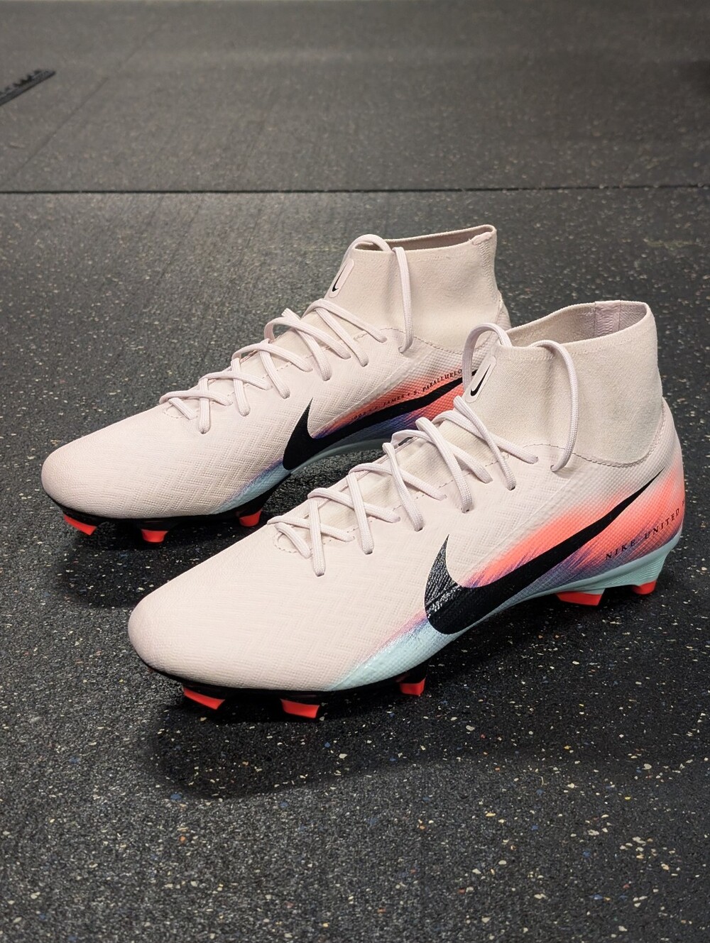 Nike Zoom Superfly 10 Academy FG NU2 IM8529-600 Men’s Size 9.5 NWOB